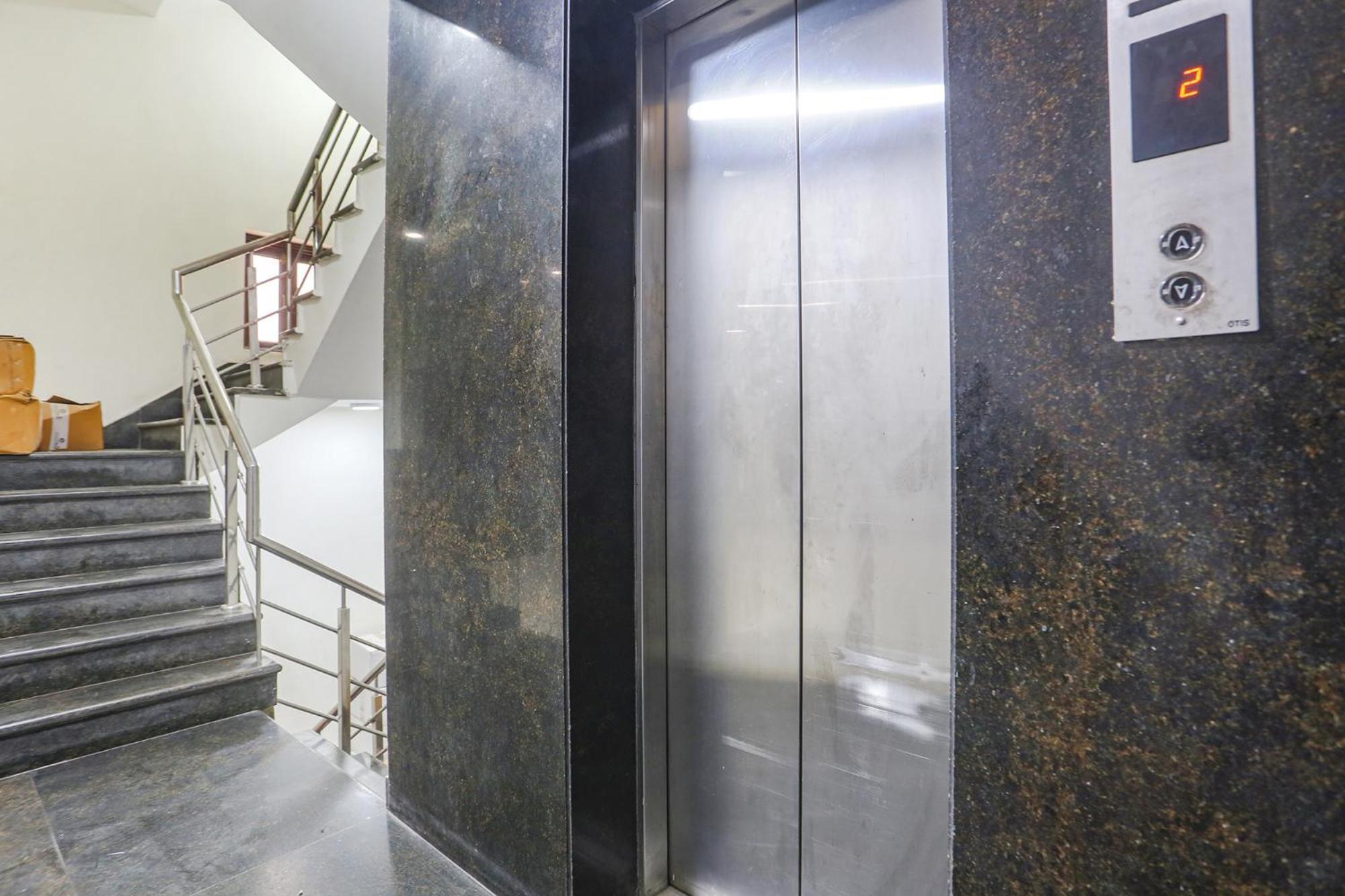 Fabhotel Gold Inn Janakpuri Delhi  Dış mekan fotoğraf